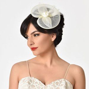 Unique Vintage 1940s Ivory Cream Mesh & Satin Rosette Fascinator Hat